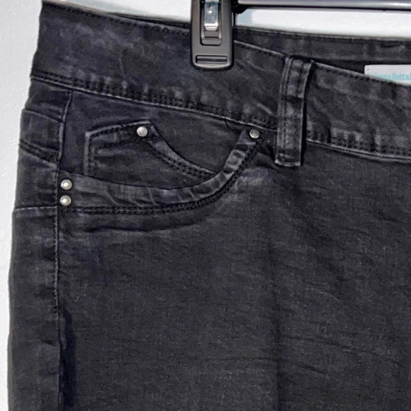 YMI wanna better butt, 18, black, stretch cuffed button zip, 5 pocket denim - Picture 5 of 9